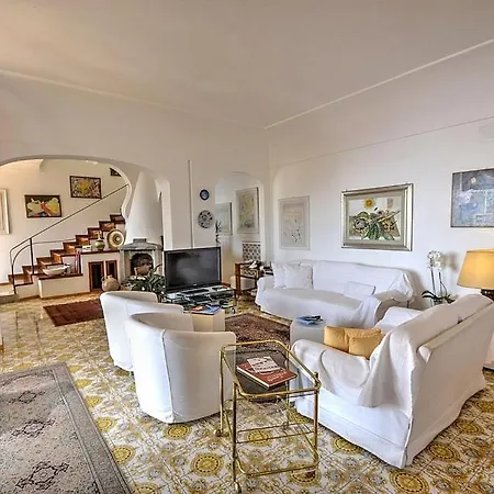 Sleeps 10 Pool Air Con Wifi